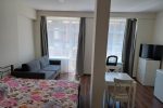 Nr 4 Trzyosobowe studio, łóżko podwójne i sofa - 1