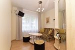 Nr 202 Apartament dwupokojowy (2 + 1) na II piętrze z własnym prysznicem i WC - 1