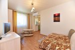 Nr 204 Apartament dwupokojowy (2 + 2) na II piętrze z kuchnią, prysznicem i WC - 1