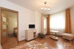 Nr 204 Apartament dwupokojowy (2 + 2) na II piętrze z kuchnią, prysznicem i WC - 2