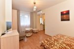 Nr 204 Apartament dwupokojowy (2 + 2) na II piętrze z kuchnią, prysznicem i WC - 1