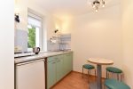 Nr 204 Apartament dwupokojowy (2 + 2) na II piętrze z kuchnią, prysznicem i WC - 2