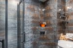 „Miško apsuptis” – przytulne apartamenty z tarasem i SPA (27 m²)