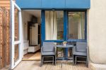 „Miško apsuptis” – przytulne apartamenty z tarasem i SPA (27 m²)