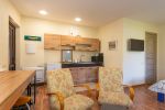 Studio apartment with a private patio - 3