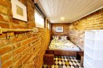 NIE. Kawalerka 9 RED BRICKS w piwnicy. Apartament przeznaczony jest dla maksymalnie 2 osób. - 4