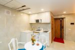 Apartament typu studio z wanną z hydromasażem w pokoju dwuosobowym - 3