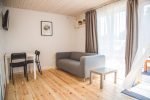 Apartamenty dwupoziomowe. Poza sezonem – od 109 do 115 Eur / noc. W sezonie – od 127 do 132 Eur / noc. - 2