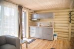 Apartamenty dwupoziomowe. Poza sezonem – od 109 do 115 Eur / noc. W sezonie – od 127 do 132 Eur / noc. - 3