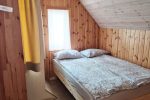 Nr 4 Dwupokojowe mieszkanie z aneksem kuchennym, łazienka z WC. Na drugim piętrze - 1